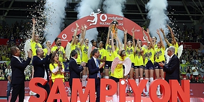 VİDEO- Sultanlar Ligi'nde şampiyon Fenerbahçe Opet